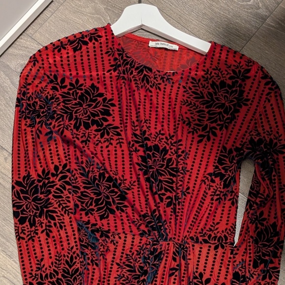 PRELOVED: ZARA Trafaluc Red Floral Dress - Picture 5 of 6